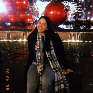 Meet your Posher, Ana